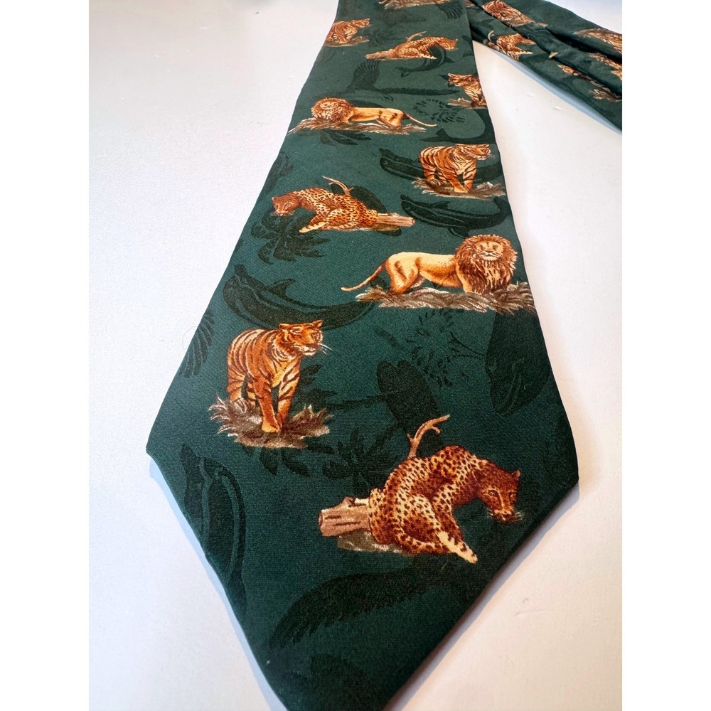 Endangered Species Silk Tie Emerald Green Safari Animal Novelty Necktie‎